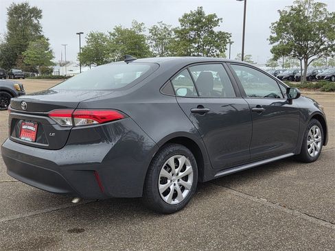 Used 2023 Toyota Corolla LE image 7