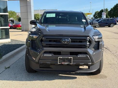 Used 2025 Toyota Tacoma SR5 AWD/4WD image 8