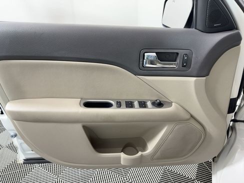 Used 2010 Ford Fusion SEL image 10