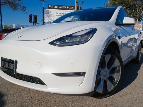 Used 2021 Tesla Model Y Long Range AWD/4WD image 6