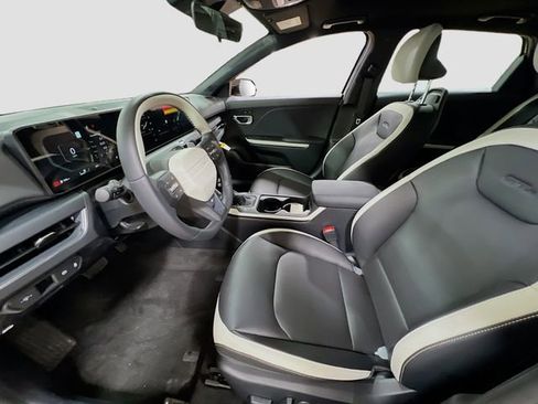 New 2025 Kia K4 GT-Line w/ GT-Line Premium Package image 22