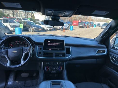 Used 2021 Chevrolet Suburban LS image 14