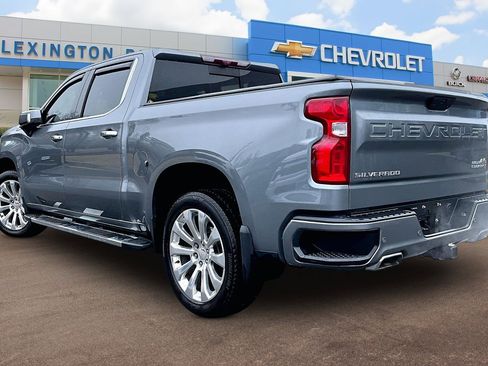 Used 2022 Chevrolet Silverado 1500 High Country w/ Technology Package image 3