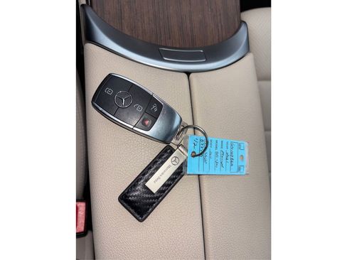 Used 2021 Mercedes-Benz GLC 300 4MATIC image 36