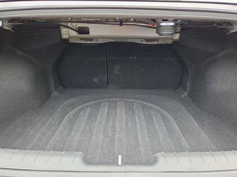 Used 2025 Hyundai Elantra Limited FWD image 16