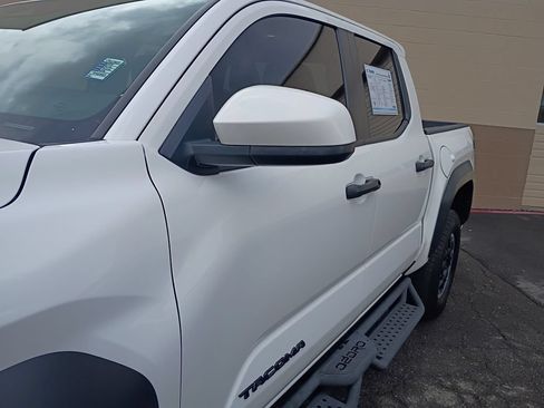 Used 2024 Toyota Tacoma TRD Off-Road AWD/4WD image 9