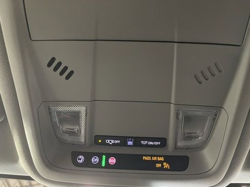 Used 2024 GMC Terrain SLE image 20