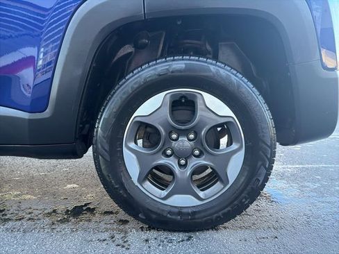 Used 2018 Jeep Renegade Sport w/ Power & Air Group image 13