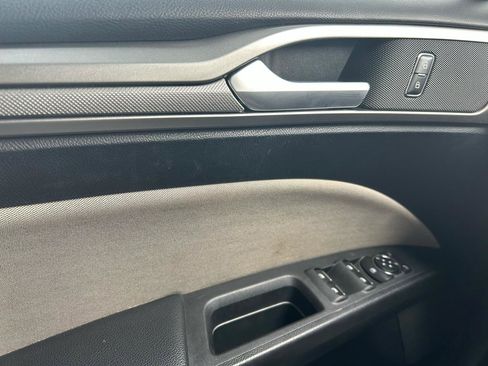 Used 2017 Ford Fusion S FWD image 27