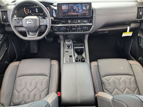 New 2026 Nissan Pathfinder Platinum FWD image 16