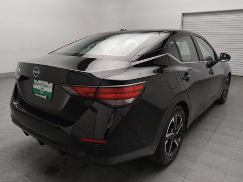 Used 2025 Nissan Sentra SV FWD image 9