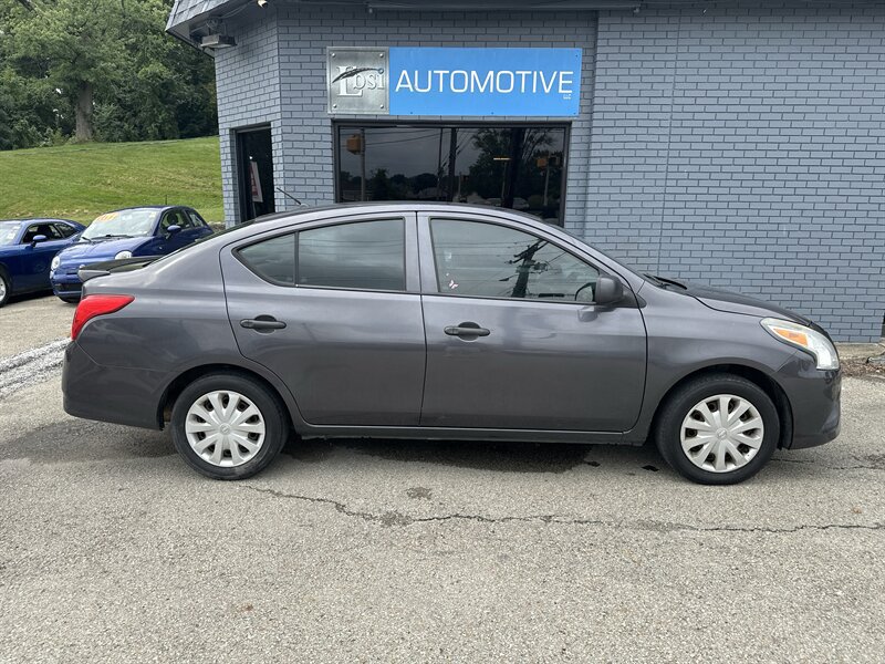 Used 2015 Nissan Versa S Plus FWD image 2