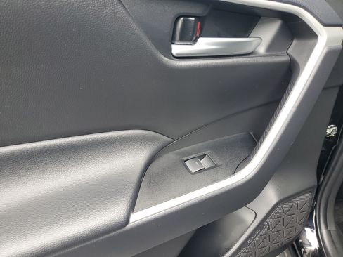 Certified 2025 Toyota RAV4 XLE AWD/4WD image 11