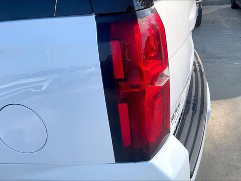 Used 2020 Chevrolet Tahoe Premier w/ Premier 6.2L Value Package RWD image 29