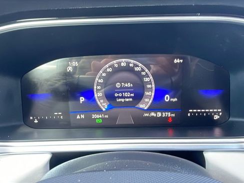 Used 2025 Volkswagen Taos SE image 24