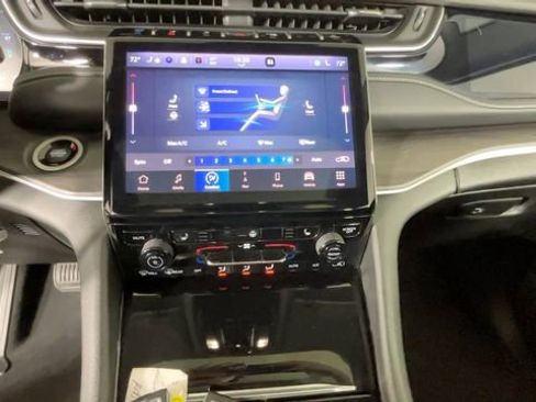 Used 2023 Jeep Grand Cherokee 4WD 4xe image 30