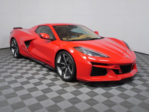 Used 2025 Chevrolet Corvette Z06 RWD image 19