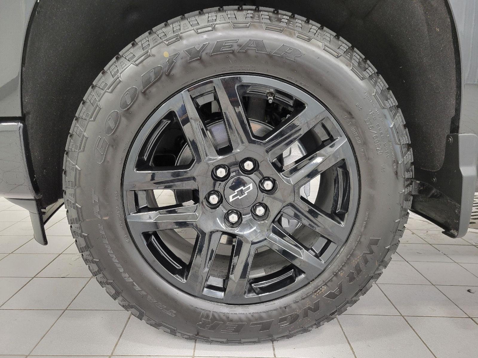 Used 2026 Chevrolet Silverado 1500 RST AWD/4WD image 4