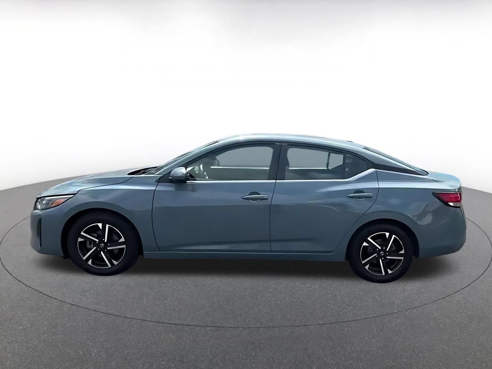 Used 2024 Nissan Sentra SV FWD image 9