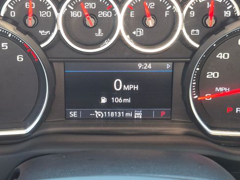Used 2022 Chevrolet Silverado 1500 LT AWD/4WD image 21