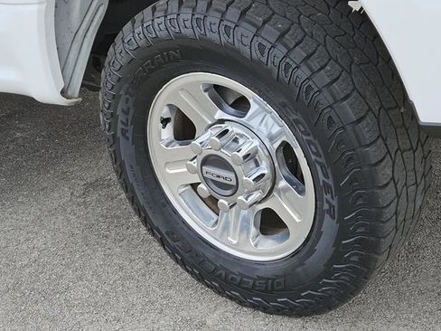 Used 2020 Ford F250 XL w/ Power Equipment Group image 10