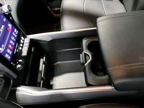 Used 2021 RAM 2500 Big Horn w/ Level 1 Equipment Group image 17