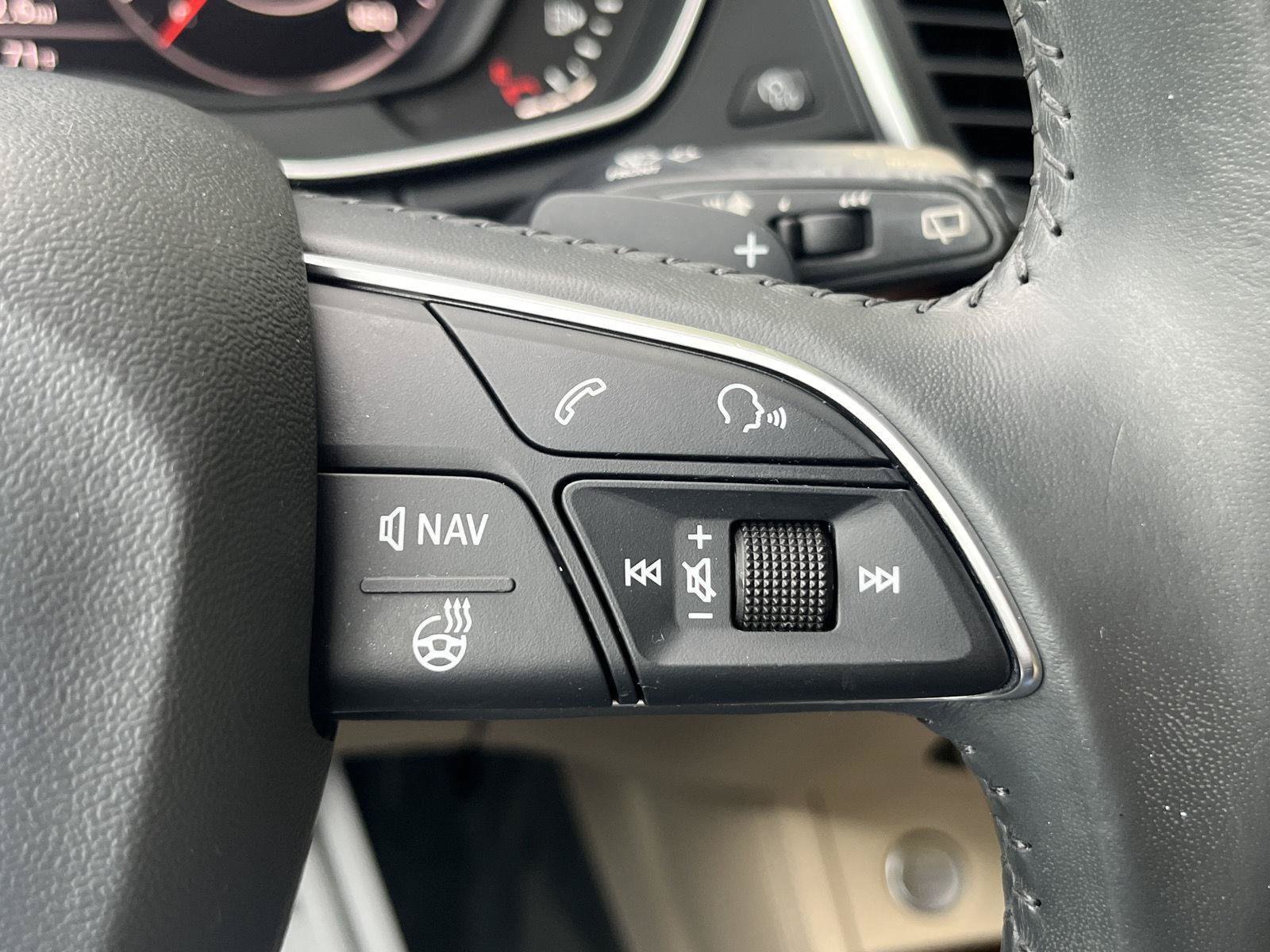 Used 2019 Audi Q5 2.0T Premium Plus w/ Premium Plus Package AWD/4WD image 40