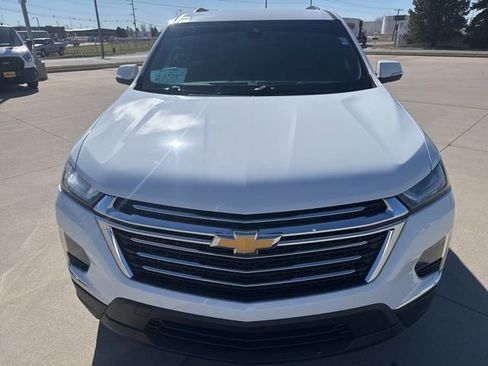 Used 2023 Chevrolet Traverse LT FWD image 3