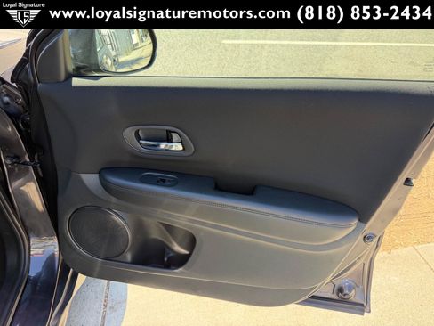 Used 2017 Honda HR-V LX image 28