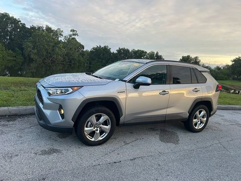 Used 2021 Toyota RAV4 XLE Premium AWD/4WD image 2