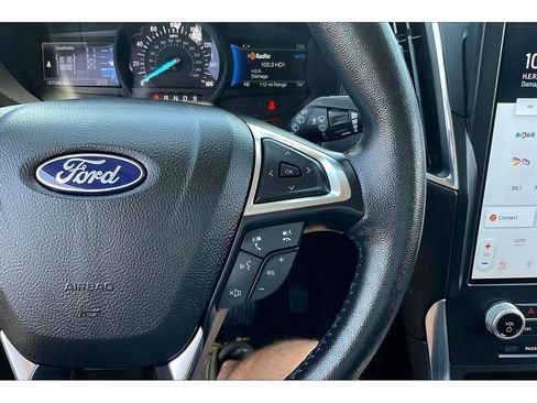 Used 2022 Ford Edge Titanium image 20