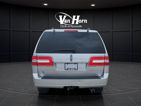 Used 2012 Lincoln Navigator 4WD image 6