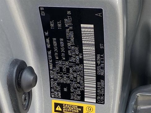 Certified 2018 Toyota Highlander XLE image 35