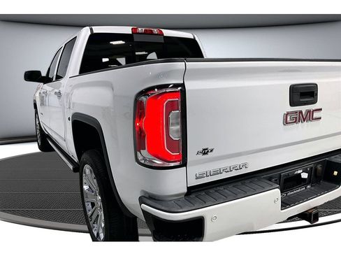 Used 2017 GMC Sierra 1500 Denali w/ Denali Ultimate Package AWD/4WD image 36