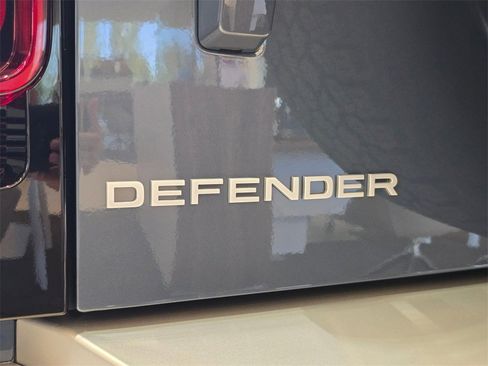 New 2025 Land Rover Defender 110 S image 9