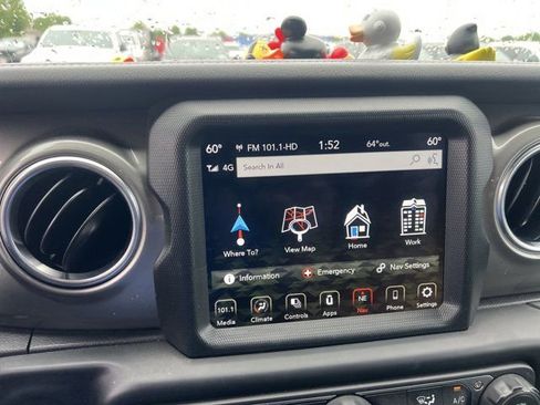 Used 2022 Jeep Wrangler Unlimited Sahara AWD/4WD image 7