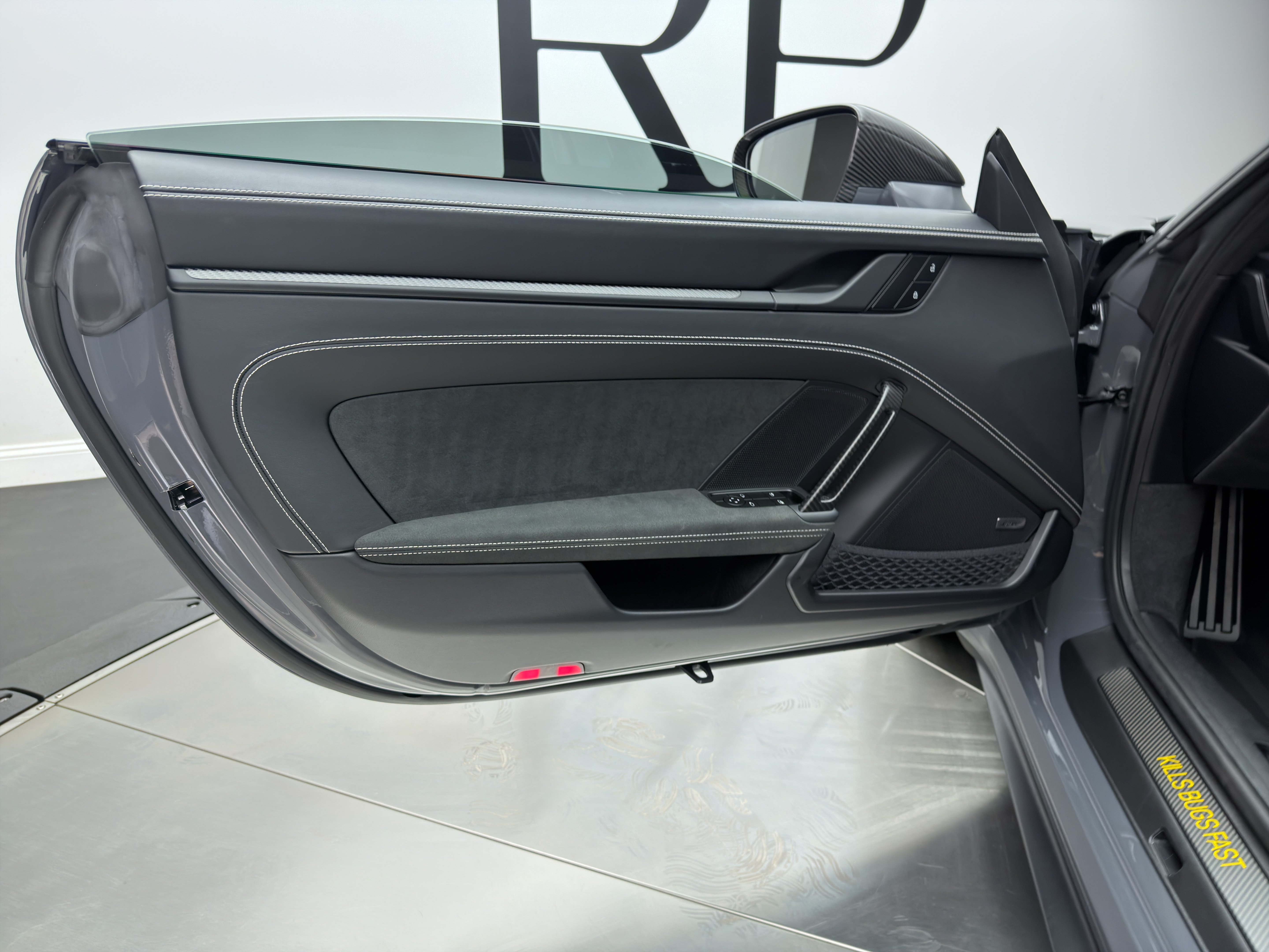 Used 2026 Porsche 911 GT3 RWD image 14