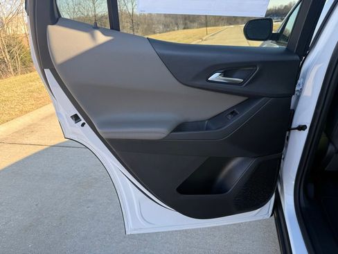 New 2026 Chevrolet Equinox LT w/ Convenience Package II image 13