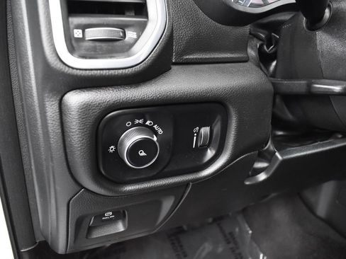 Used 2024 RAM 1500 Laramie AWD/4WD image 7