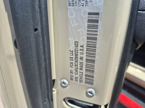 Used 2022 Jeep Wrangler Rubicon AWD/4WD image 23