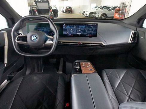 Used 2022 BMW iX xDrive50 w/ Premium Package AWD/4WD image 6