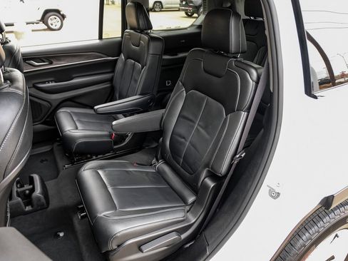 Used 2023 Jeep Grand Cherokee L Limited image 51