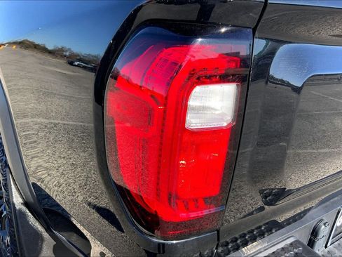 Used 2024 GMC Canyon Elevation w/ Convenience Package image 28