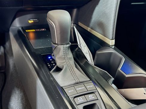 New 2026 Toyota Camry SE Nightshade image 17