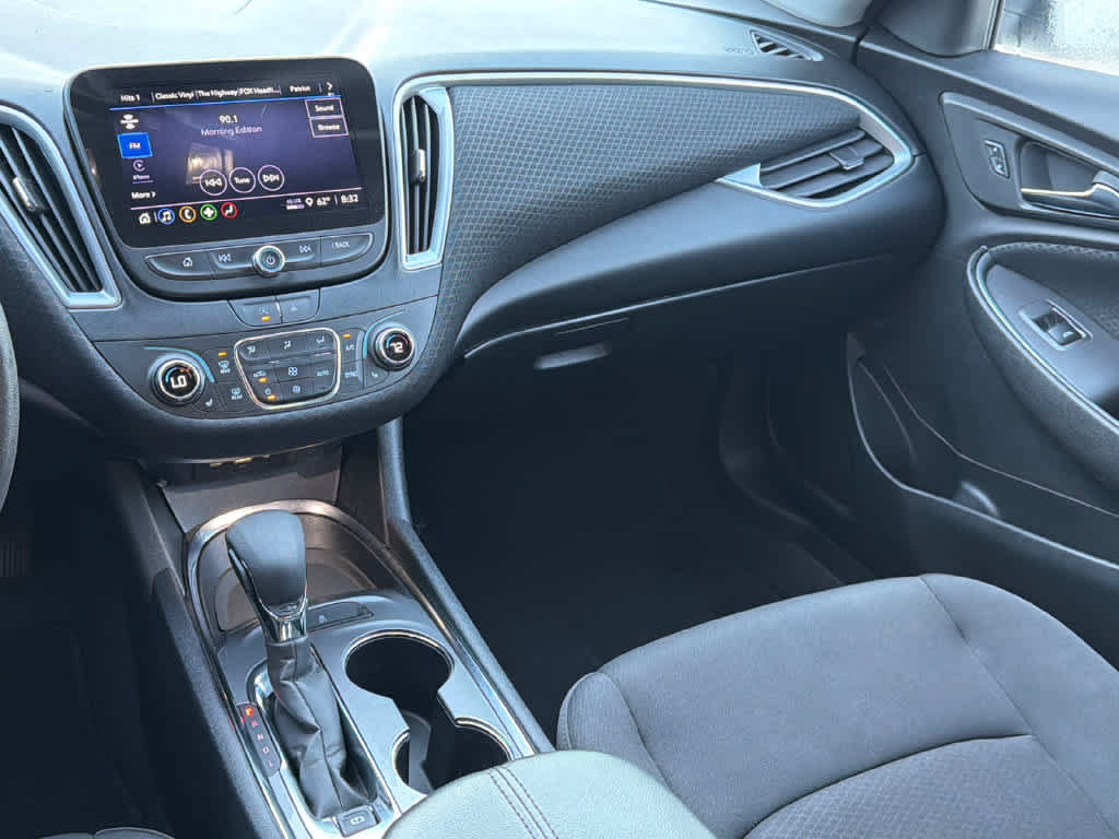Used 2023 Chevrolet Malibu LT FWD image 25