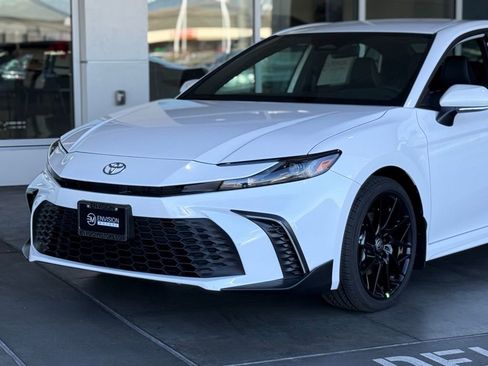 New 2026 Toyota Camry SE image 3