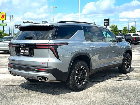 Used 2025 Chevrolet Traverse Z71 AWD/4WD image 8