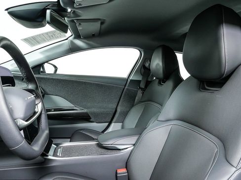 Used 2025 Lucid Air Pure image 5