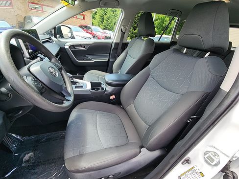 Certified 2024 Toyota RAV4 XLE FWD image 19