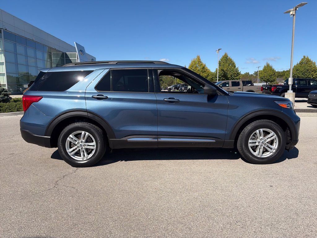 Used 2020 Ford Explorer XLT AWD/4WD image 8
